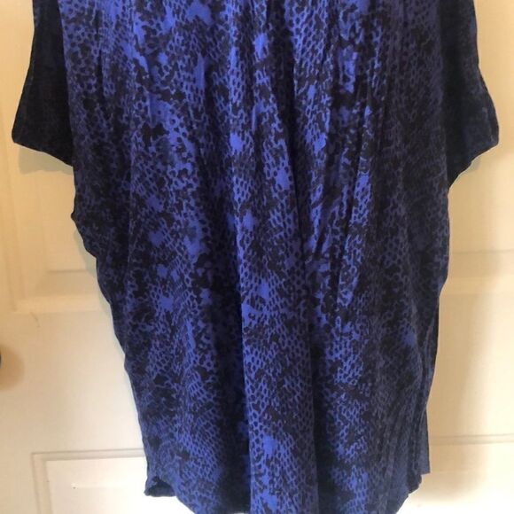 a.n.a. sleeveless top w draping arm - Picture 2 of 6